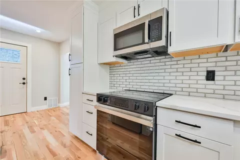 Entry Way - 92 First Rd, Glocester, RI 02814 photo 1 of 8