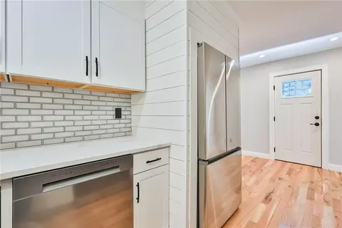 Entry Way - 92 First Rd, Glocester, RI 02814 photo 2 of 8