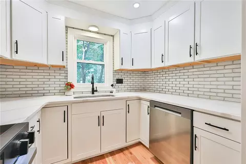 Kitchen - 92 First Rd, Glocester, RI 02814 photo 4 of 4