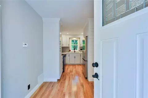 Entry Way - 92 First Rd, Glocester, RI 02814 photo 7 of 8
