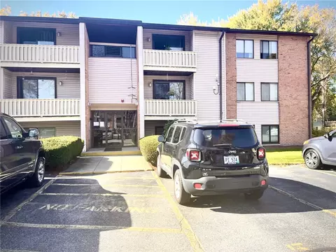 1143 Hartford Ave #6B, Johnston, RI 02919