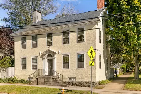 224 Hope St, Bristol, RI 02809
