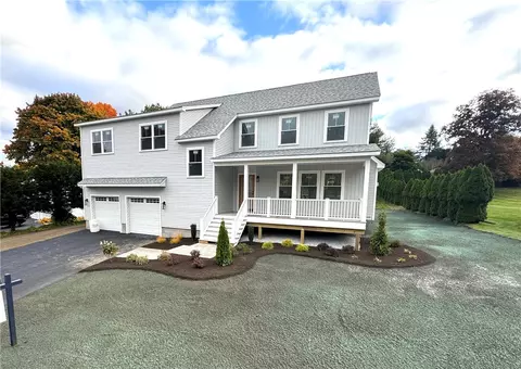 35 Whitewood Dr, Cranston, RI 02920
