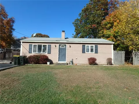 16 Dorothy Ave, Bellingham, MA 02019
