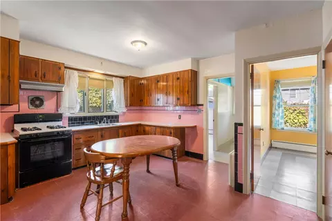 93 Grove Ave, Warwick, RI 02889 photo 9