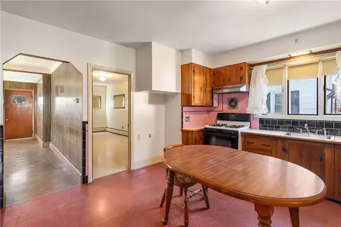 93 Grove Ave, Warwick, RI 02889 photo 8