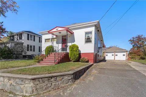93 Grove Ave, Warwick, RI 02889 photo 3