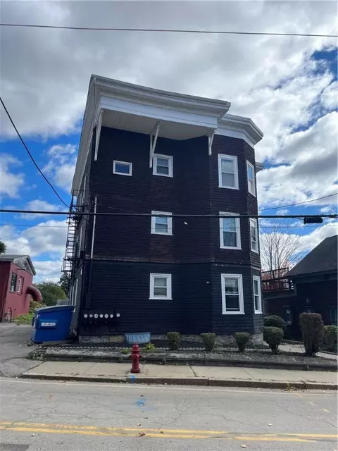 113 Bellingham St, Woonsocket, RI 02895 photo 1