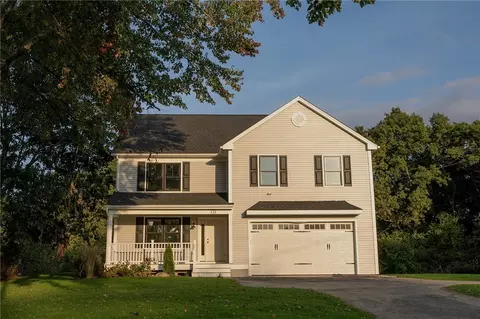 121 Curran Rd, Cumberland, RI 02864
