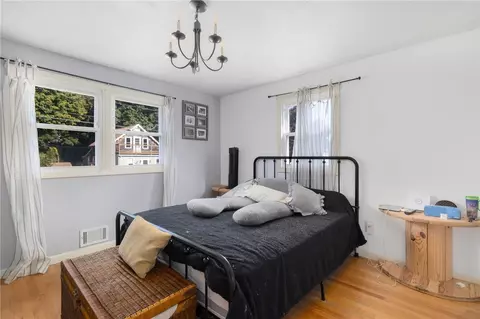 Bedroom - 70 Pender Ave, Warwick, RI 02889 photo 1 of 4