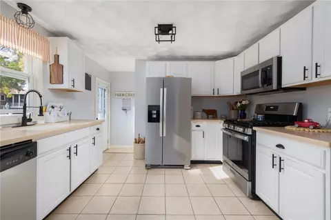 Kitchen - 70 Pender Ave, Warwick, RI 02889 photo 2 of 2
