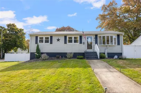 70 Pender Ave, Warwick, RI 02889