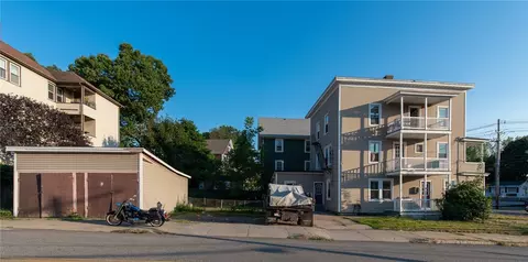 408 Cumberland Hill Rd, Woonsocket, RI 02895