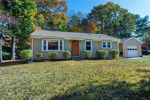 125 Hopkins Ave, Johnston, RI 02919