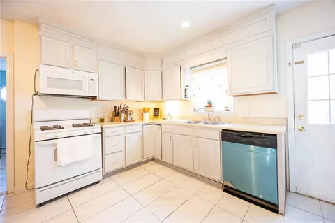 34 Mailloux St, Woonsocket, RI 02895 photo 7
