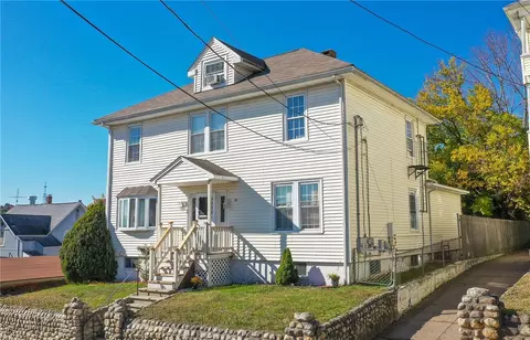34 Mailloux St, Woonsocket, RI 02895