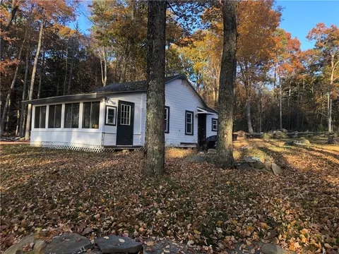 35 Melissa Ln, Burrillville, RI 02859
