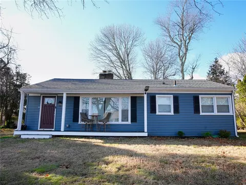 50 Elton Cir, Cranston, RI 02921