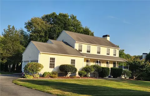 2 Jay Ct, Cranston, RI 02921