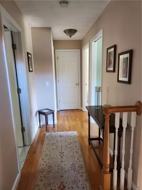 Entry Way - 2 Jay Ct, Cranston, RI 02921 photo 4 of 6