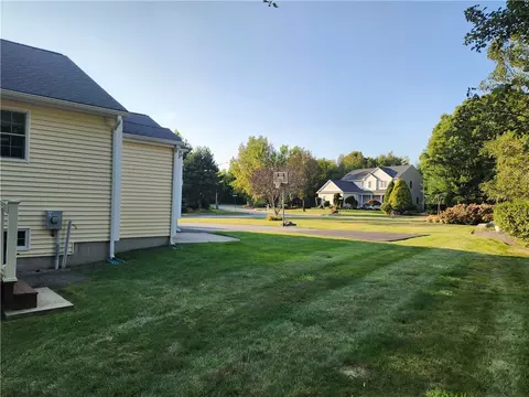 Exterior - 2 Jay Ct, Cranston, RI 02921 photo 12 of 13