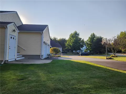 Exterior - 2 Jay Ct, Cranston, RI 02921 photo 3 of 13