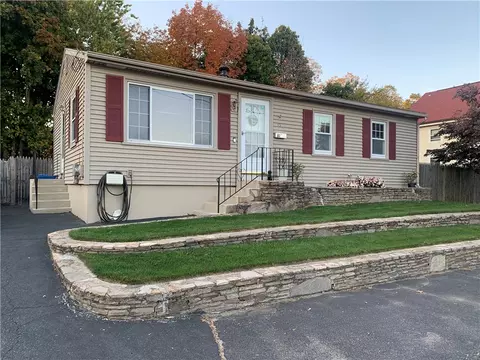 49 Crawford St, Cranston, RI 02921