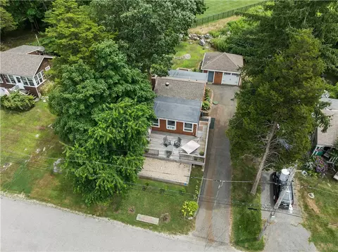 14 Shore Dr, Warren, RI 02885 photo 7