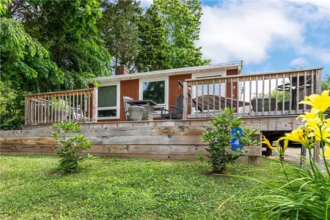 14 Shore Dr, Warren, RI 02885 photo 6