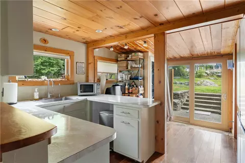14 Shore Dr, Warren, RI 02885 photo 20