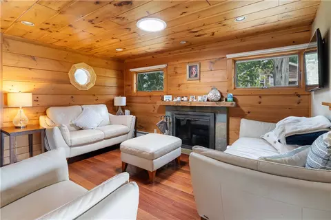 14 Shore Dr, Warren, RI 02885 photo 18