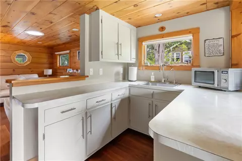 14 Shore Dr, Warren, RI 02885 photo 21