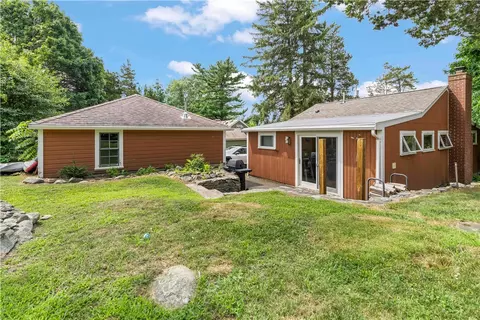 14 Shore Dr, Warren, RI 02885 photo 13