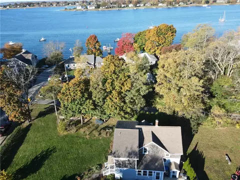 View/Area - 63 Maple St, Warren, RI 02885 photo 2 of 7