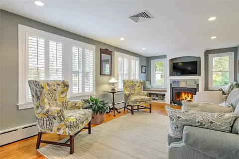 Living - 63 Maple St, Warren, RI 02885 photo 2 of 4