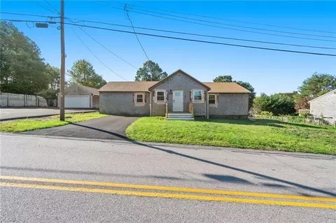 100 Conanicus Rd, Narragansett, RI 02882
