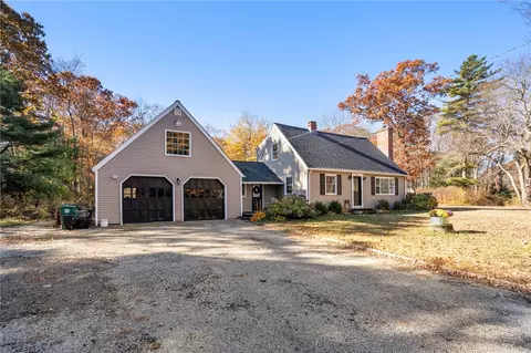 319 Bungy Rd, Scituate, RI 02857