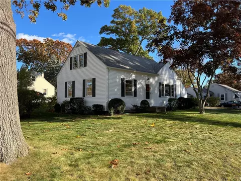 Exterior - 90 Park View Ave, Warwick, RI 02888 photo 2 of 4