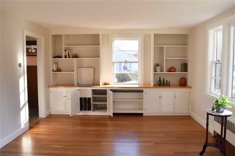 Living - 90 Park View Ave, Warwick, RI 02888 photo 3 of 5