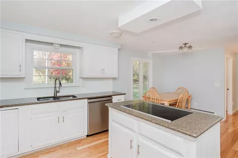 Kitchen - 25 Hiawatha Dr, Exeter, RI 02822 photo 1 of 2