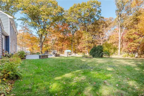 Exterior - 25 Hiawatha Dr, Exeter, RI 02822 photo 5 of 9