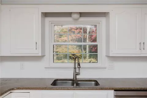 Kitchen - 25 Hiawatha Dr, Exeter, RI 02822 photo 2 of 2