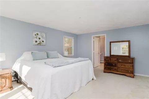 Bedroom - 25 Hiawatha Dr, Exeter, RI 02822 photo 2 of 6