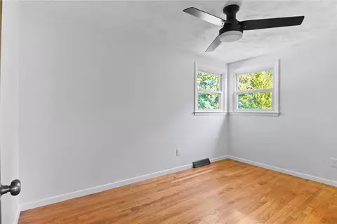 Bedroom - 79 Barton Ave, Warwick, RI 02889 photo 4 of 5