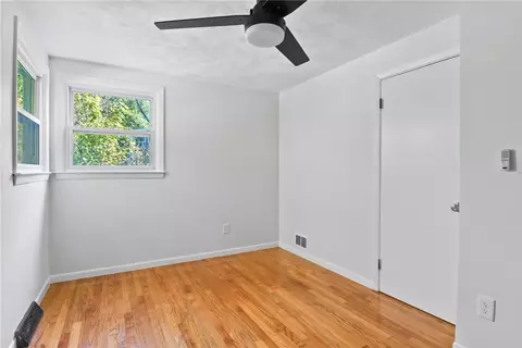 Bedroom - 79 Barton Ave, Warwick, RI 02889 photo 3 of 5