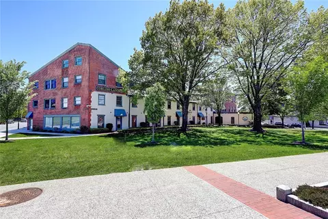 555 S Water St #220, Providence, RI 02903