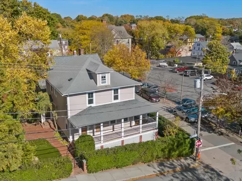 18 Long St, East Greenwich, RI 02818