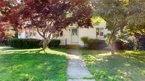 11 Linwood Dr, Johnston, RI 02919