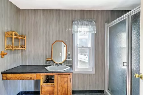 13 Everett Ave, Bristol, RI 02809 photo 18
