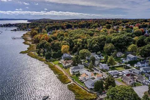 13 Everett Ave, Bristol, RI 02809 photo 24